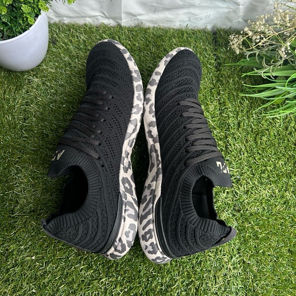 APL ATHLETIC PROPULSION LABS women TECHLOOM WAVE IN BLACK/Asteroid /Leopard 
9.5 - Picture 13 of 16